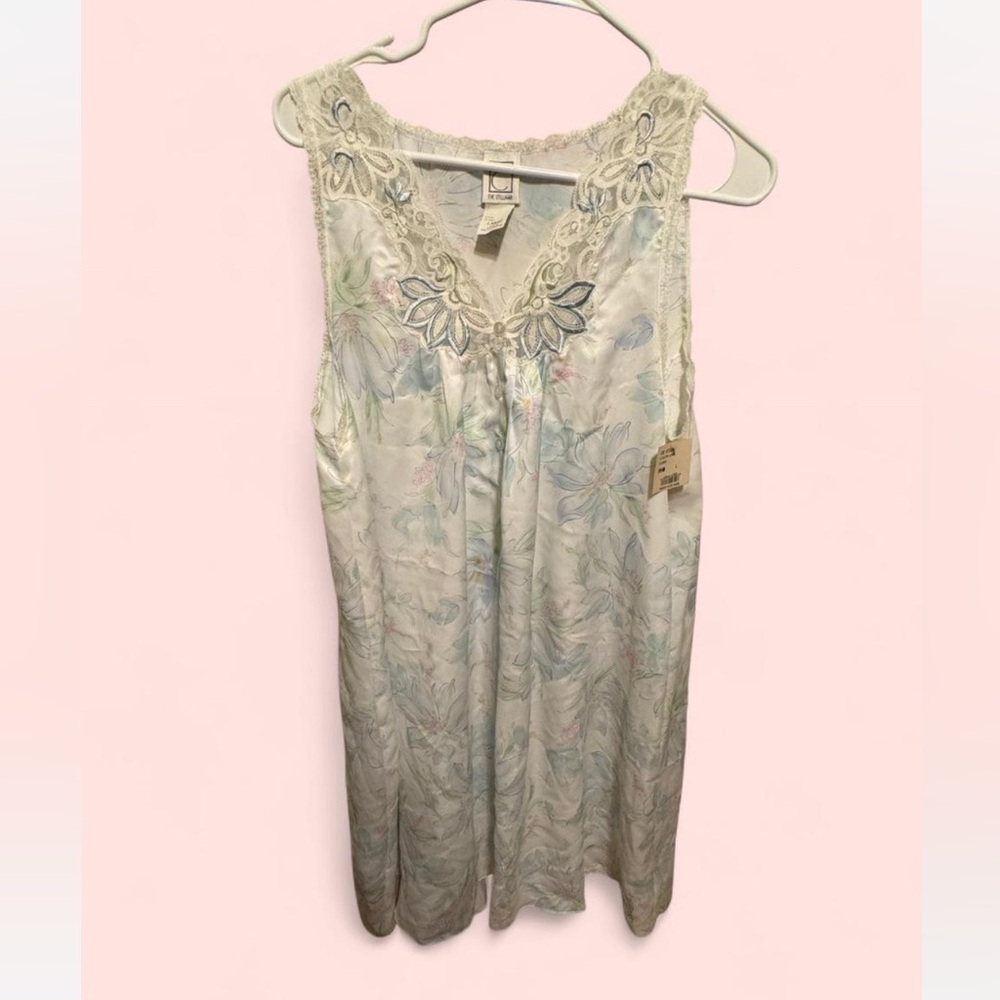 Vintage Eve Stillman Satin Nightgown NWT large - pristine condition